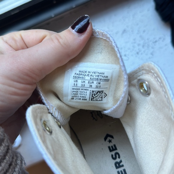 🤍 White high top platform Converse with Gold Grommets - Picture 8 of 12